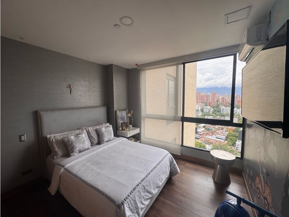 Apartamento con vista a las montañas. Poblado. Piso alto . Medellin — foto 6