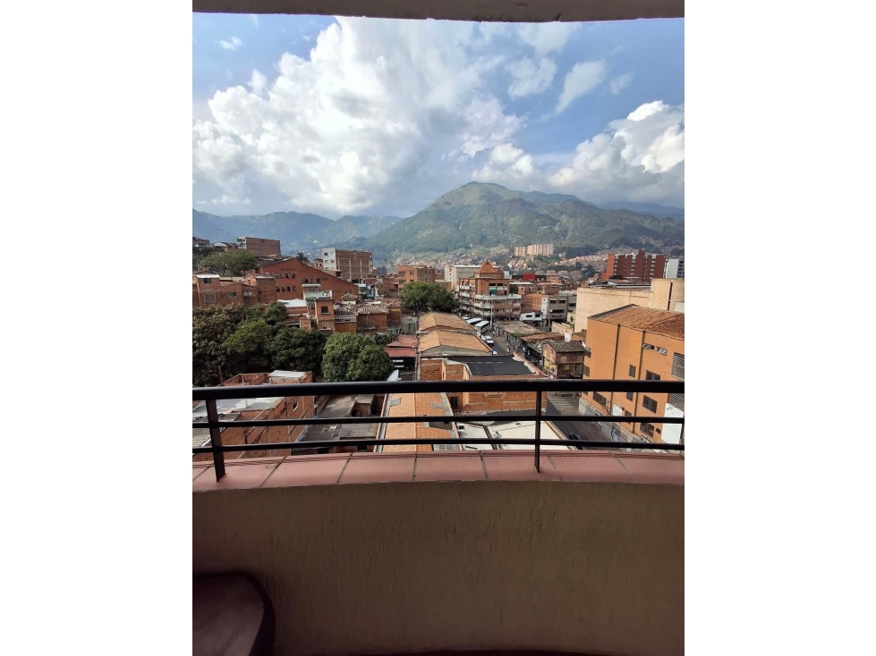 Apartamento Con Vista Cerca Al Parque De Bello ¡De Oportunidad!$255 — foto 3