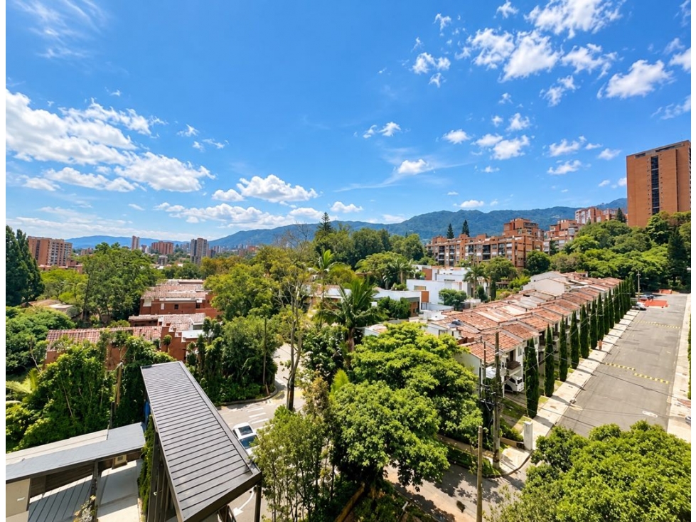 Apartamento con Vista Definida, Loma de Las Brujas, Envigado