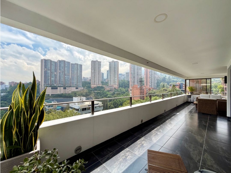 Apartamento con vista en el Poblado El Campestre