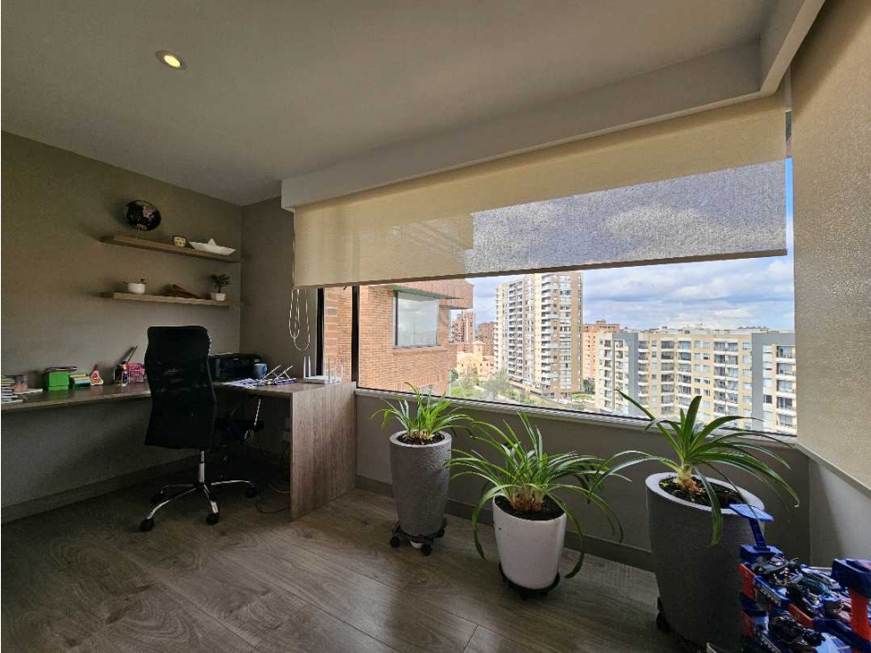 En venta exclusivo apartamento con acabados modernos, cerca al Country — foto 2