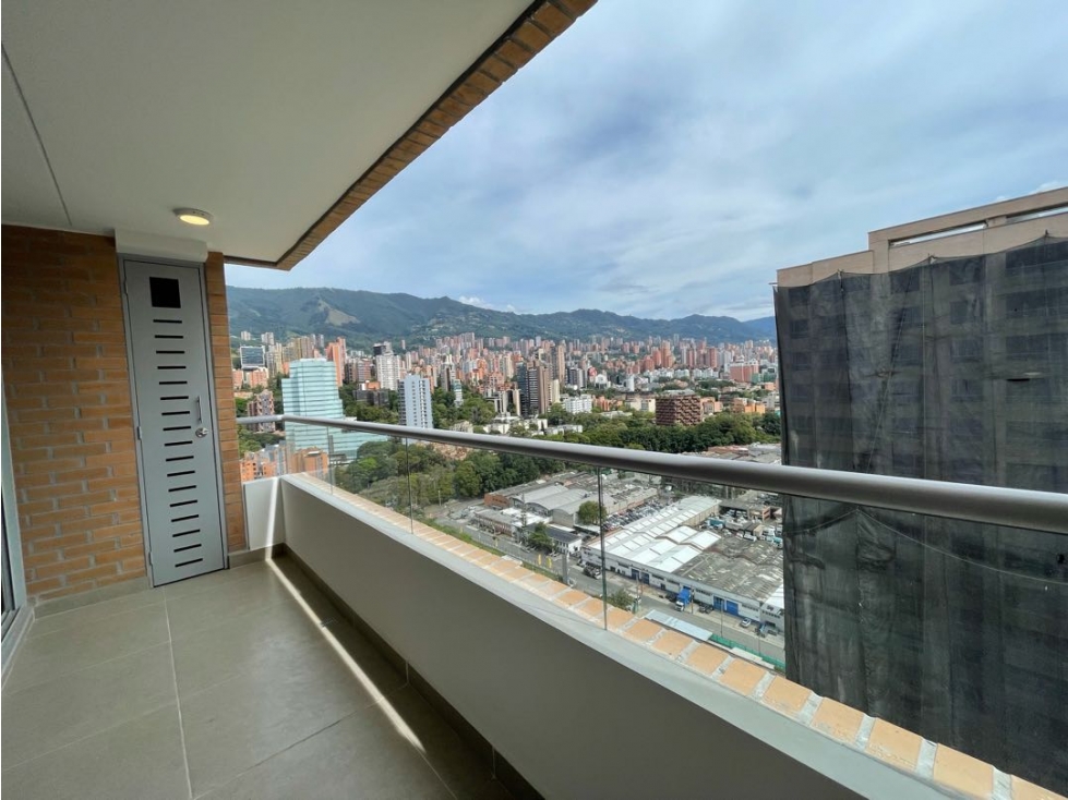 Apartamento de 100 m² | Piso 28 con Amenidades de Lujo