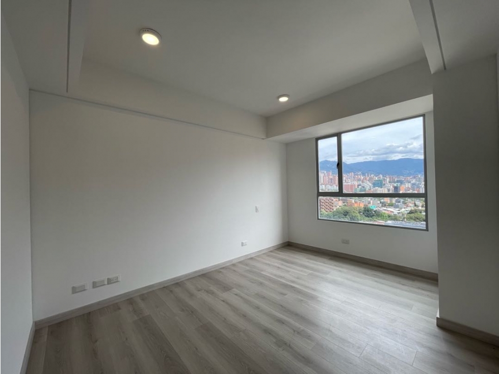 Apartamento de 100 m² | Piso 28 con Amenidades de Lujo — foto 2