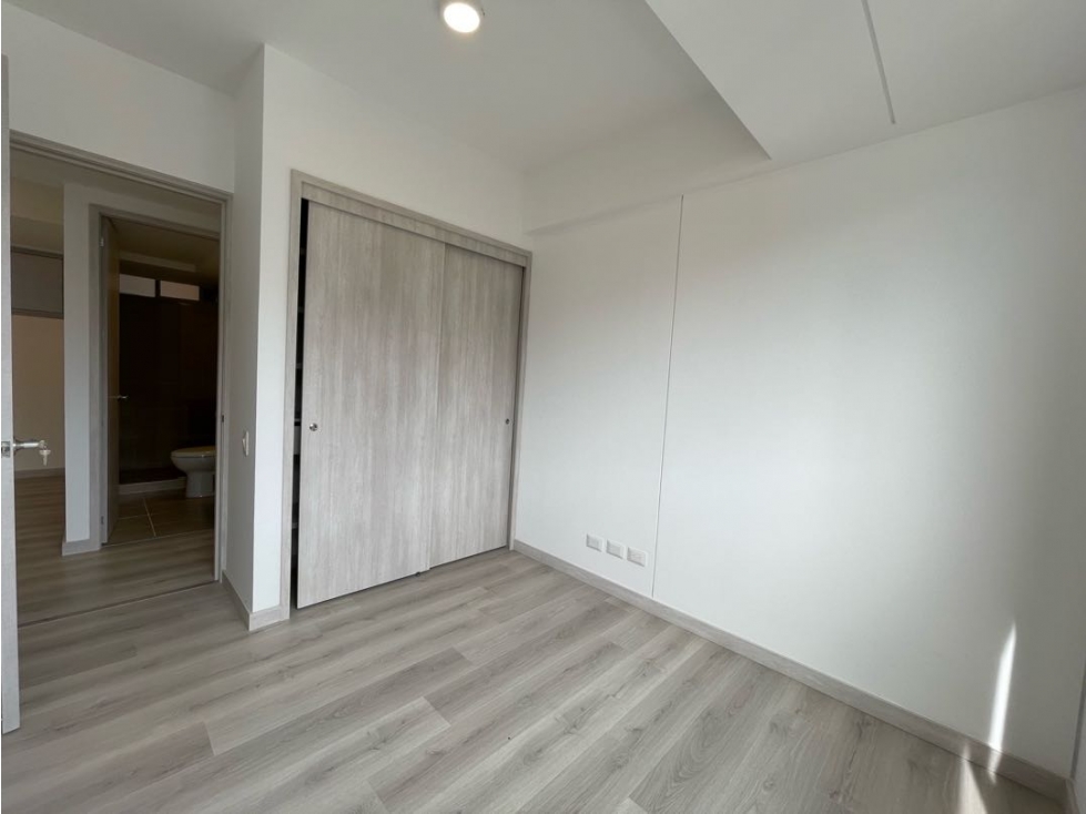 Apartamento de 100 m² | Piso 28 con Amenidades de Lujo — foto 5