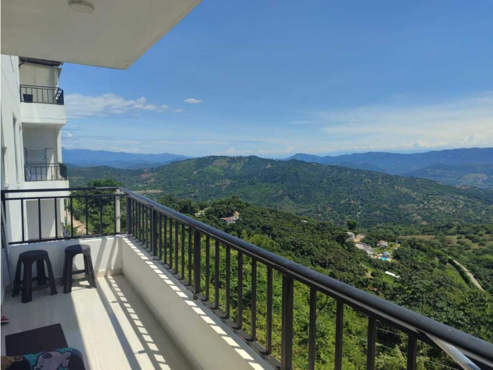 Apartamento de 110 M2 en 550 mill negociables en La Mesa Cund