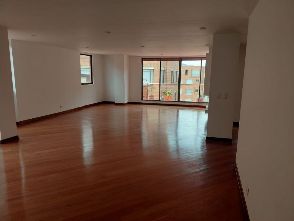 ¡APARTAMENTO DE 164 MÂ² CON CHIMENEA Y GRAN BALCÃN EN SANTA PAULA! — foto 2