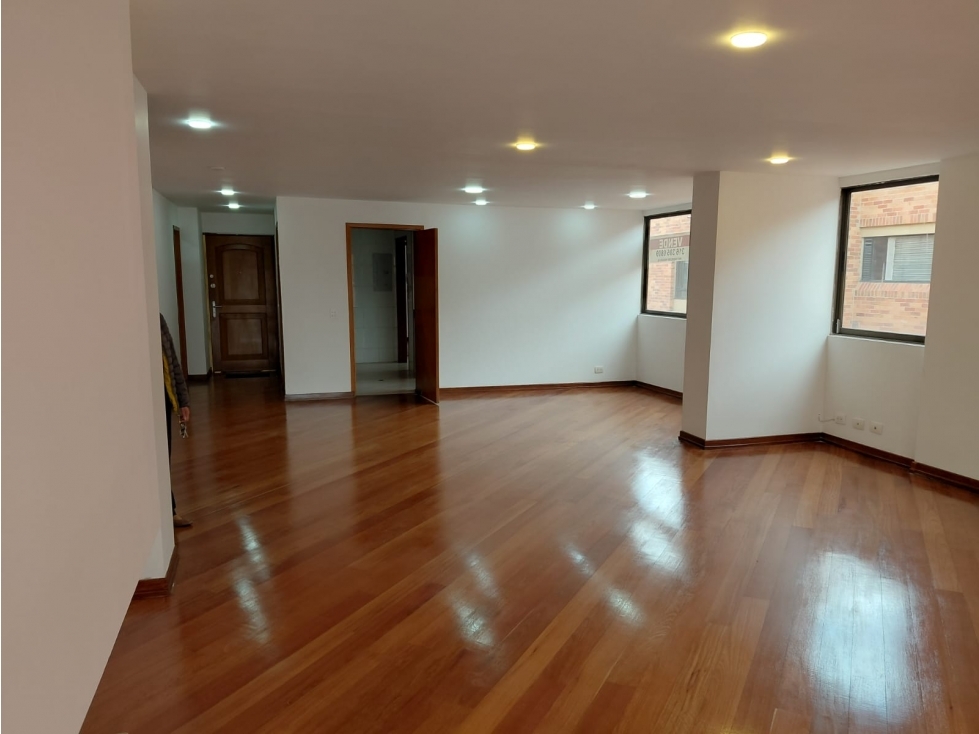 ¡APARTAMENTO DE 164 MÂ² CON CHIMENEA Y GRAN BALCÃN EN SANTA PAULA! — foto 3