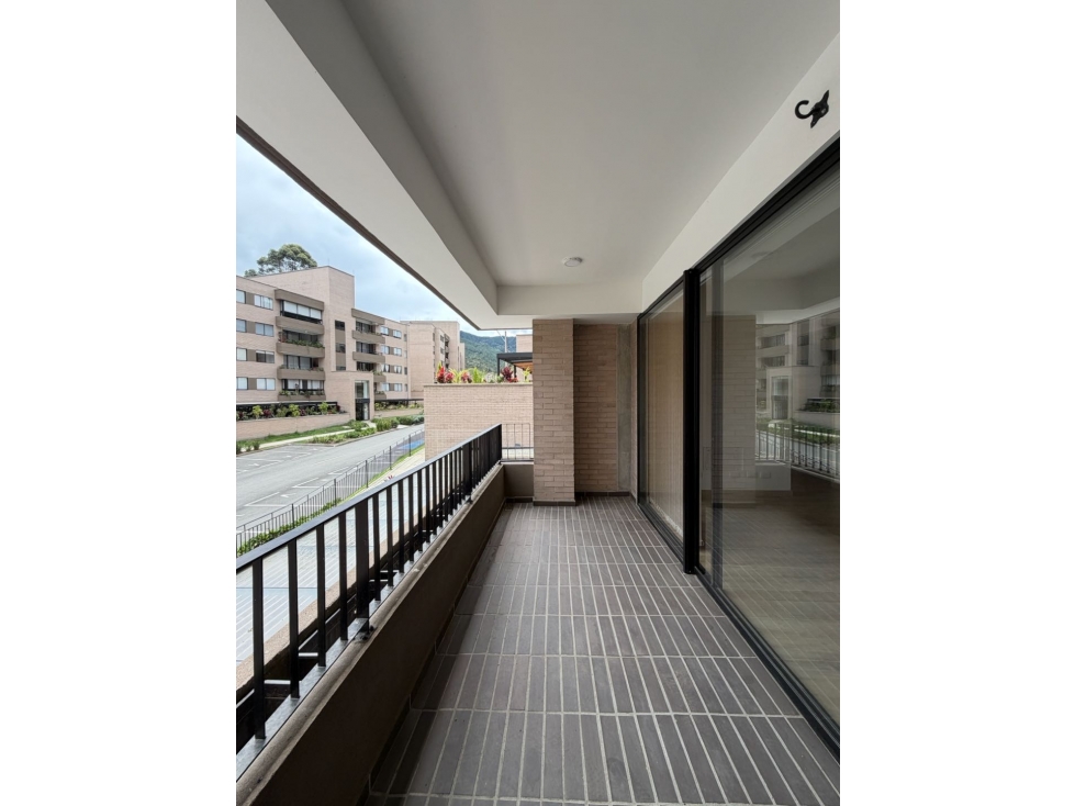 Apartamento de 2 habitaciones en El Retiro con balcón y zonas comunes — foto 2