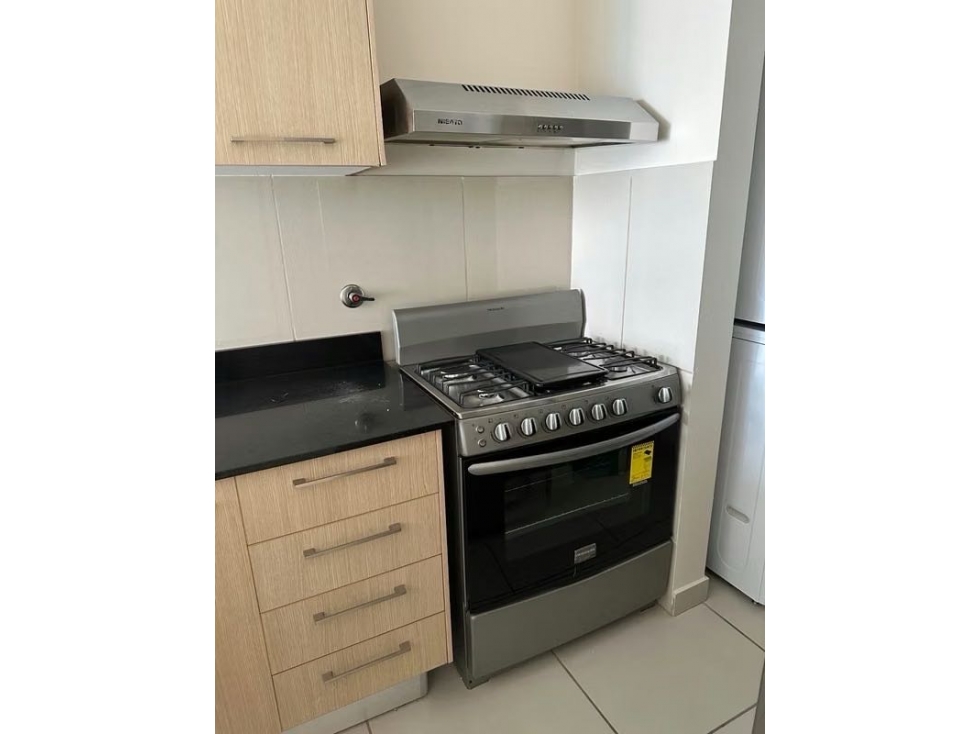 APARTAMENTO DE 2 RECÁMARAS EN VÍA ESPAÑA $1,050 MENSUALES (C.P) — foto 4