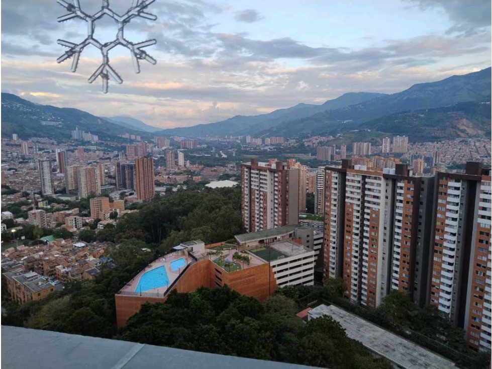 Apartamento con acabados de lujo y excelente vista en Santa Ana. — foto 2