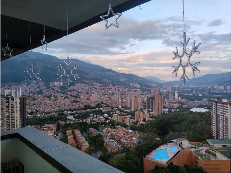 Apartamento con acabados de lujo y excelente vista en Santa Ana. — foto 3