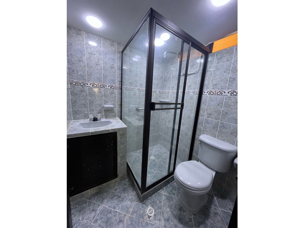 Apartamento de dos niveles en arriendo Sabaneta San Fernando — foto 2