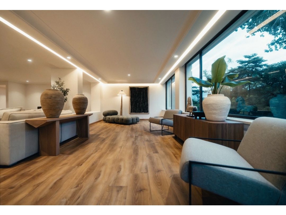 Apartamento de gran formato completamente remodelado! — foto 3