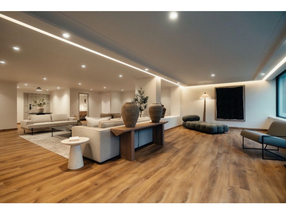 Apartamento de gran formato completamente remodelado! — foto 4
