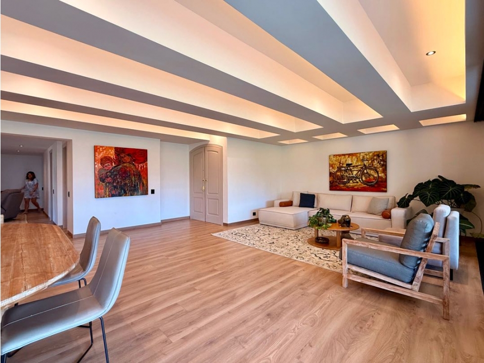 APARTAMENTO DE GRAN FORMATO TOTALMENTE REMODELADO - POBLADO / BALSOS — foto 4