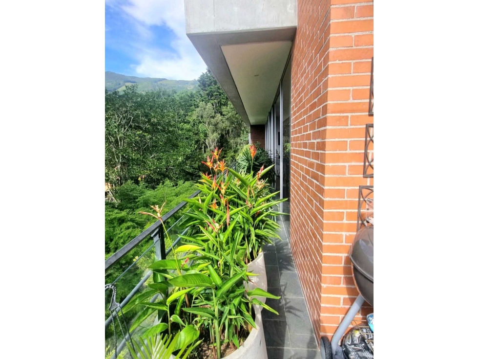 APARTAMENTO DE LUJO FRENTE AL COLEGIO MONTESSORI — foto 3