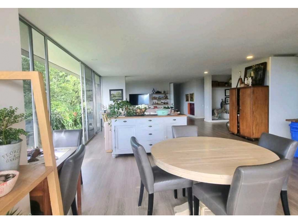APARTAMENTO DE LUJO FRENTE AL COLEGIO MONTESSORI — foto 4