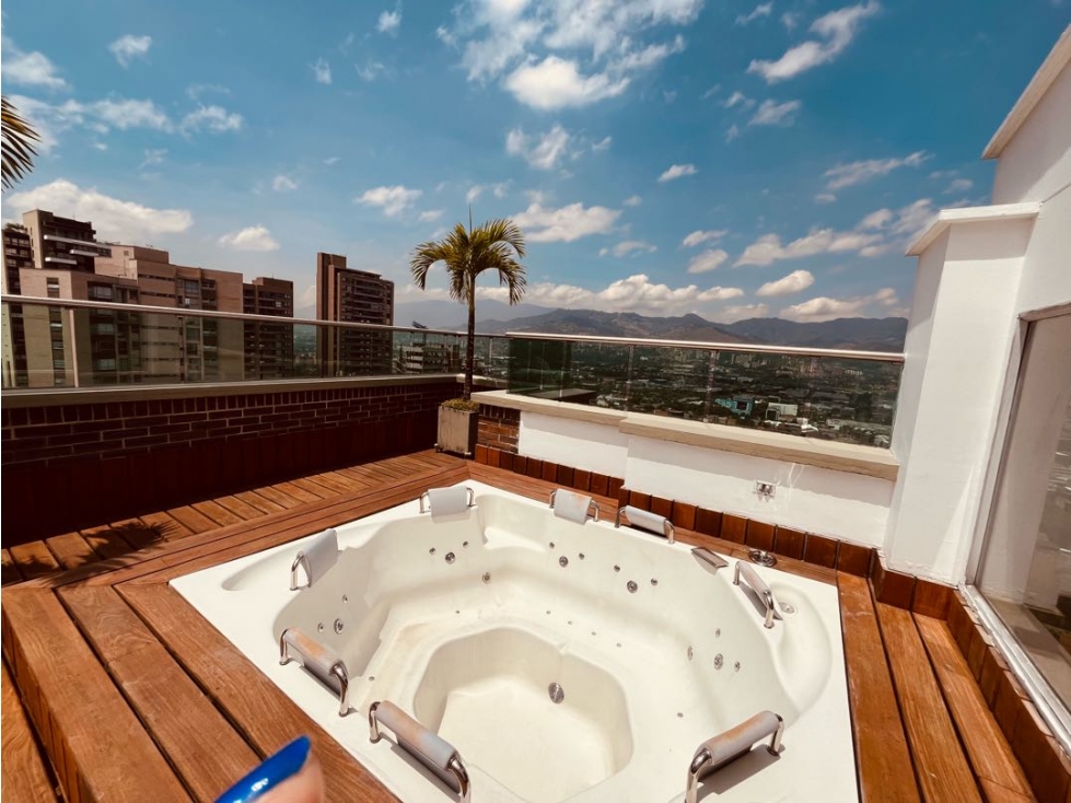 Apartamento dúplex en Arriendo en El Poblado sector Castropol