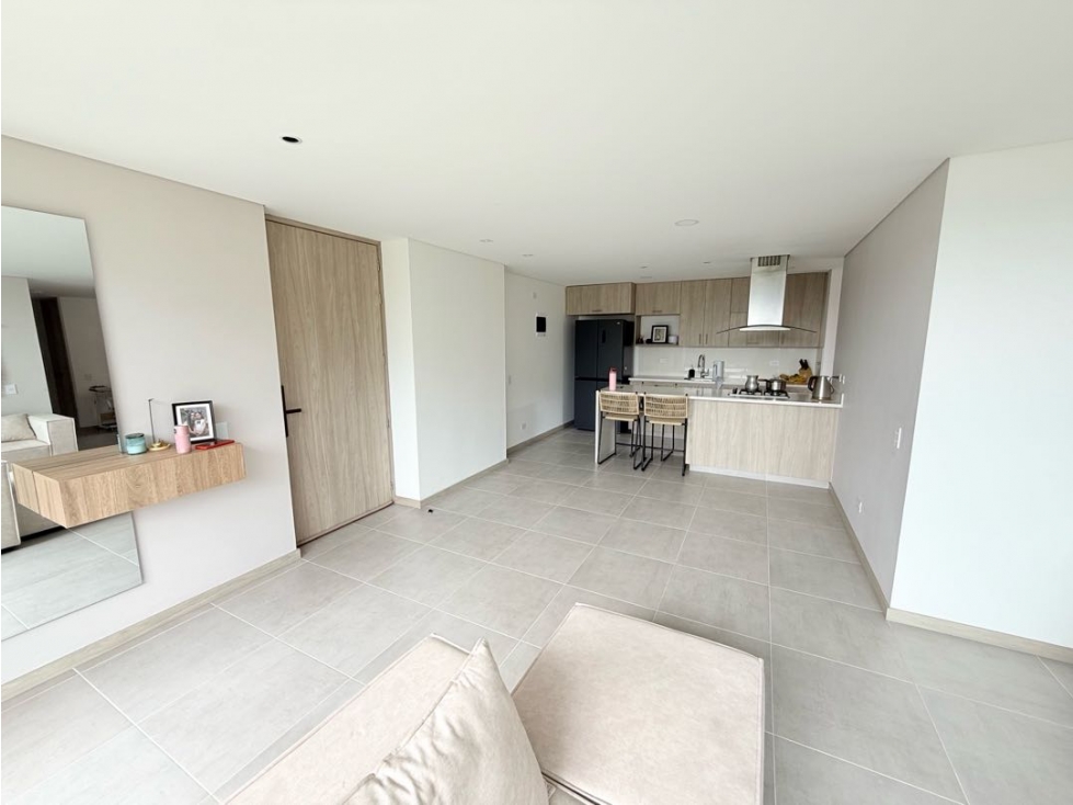 Apartamento de tres habitaciónes camino verde envigado — foto 2