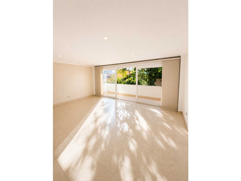 Apartamento de tres habitaciones para reformar en Castropol — foto 5