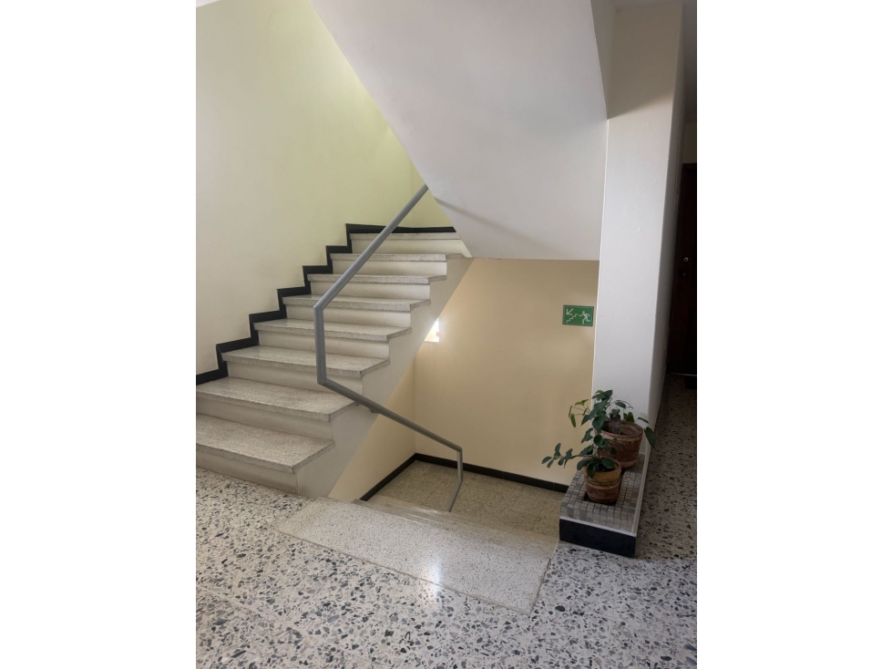 APARTAMENTO DE UNA HABITACIÓN EN VIEJO PRADO EN VENTA — foto 3