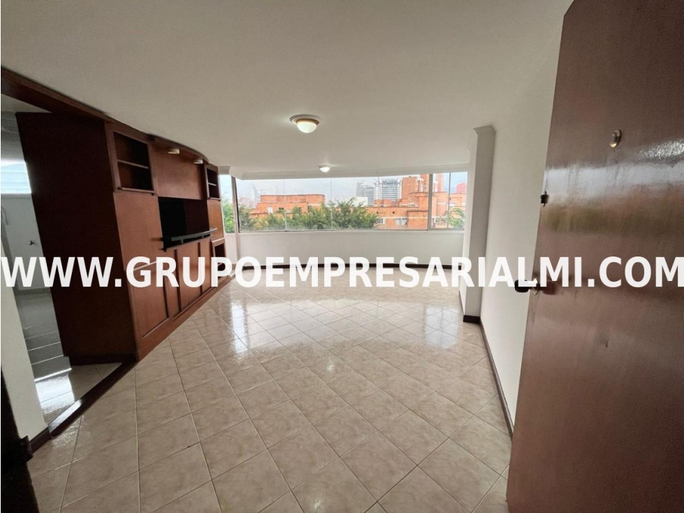 APARTAMENTO DÚPLEX EN ARRIENDO - SECTOR CONQUISTADORES COD: 31715