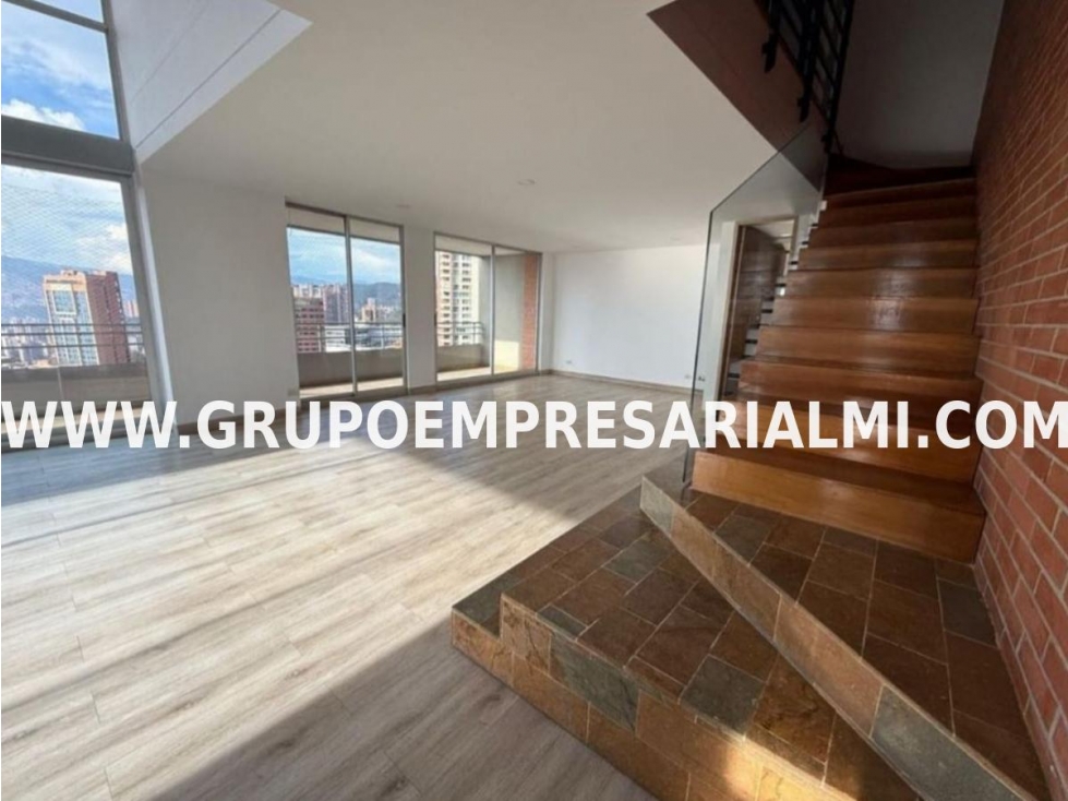 APARTAMENTO DÚPLEX EN ARRIENDO - SECTOR EL TESORO COD: 33402 — foto 2