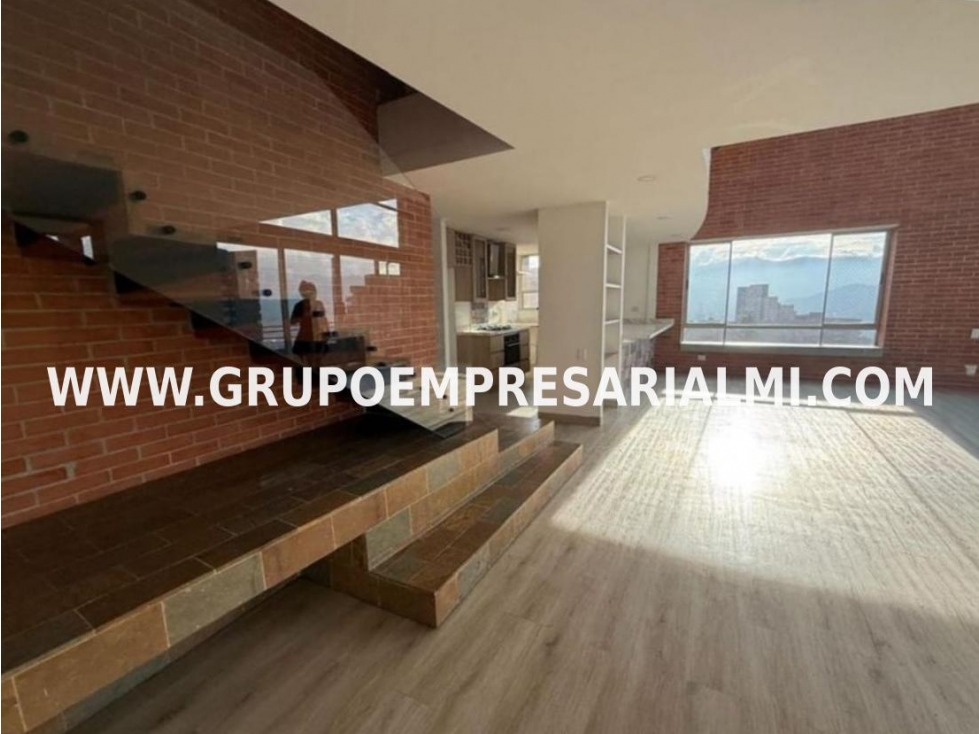 APARTAMENTO DÚPLEX EN ARRIENDO - SECTOR EL TESORO COD: 33402