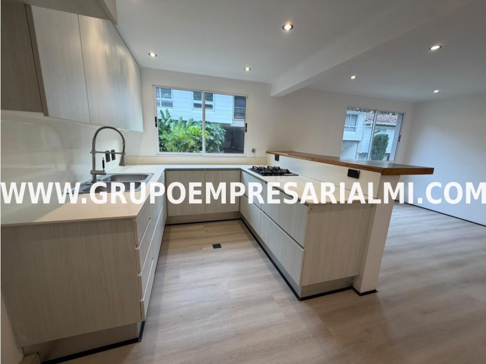 HERMOSA CASA UNIFAMILIAR EN ARRIENDO - SECTOR EL POBLADO COD: 29949 — foto 2