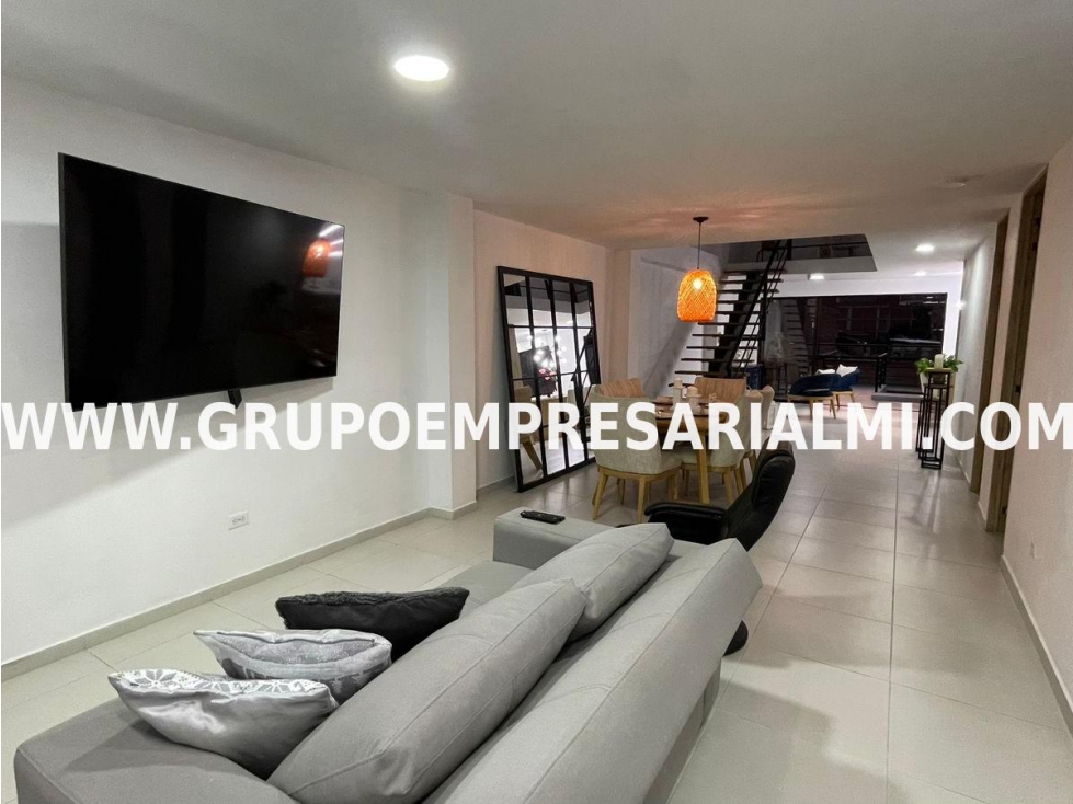 APARTAMENTO DÚPLEX EN VENTA - SECTOR PANAMERICANO COD: 32297
