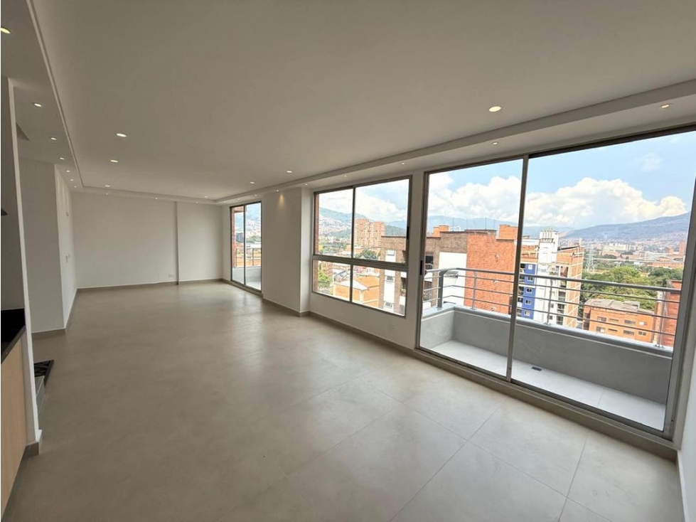 APARTAMENTO DÚPLEX REMODELADO | LAURELES CONQUISTADORES EN VENTA M2088
