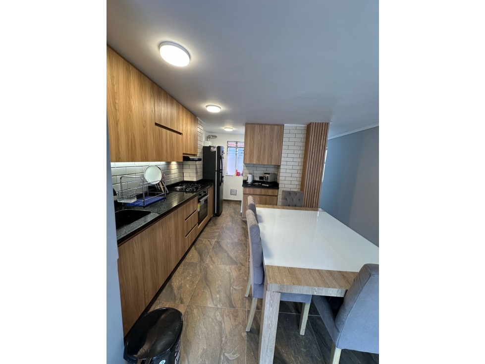APARTAMENTO DÚPLEX REMODELADO EN VENTA CONQUISTADORES / LAURELES — foto 4