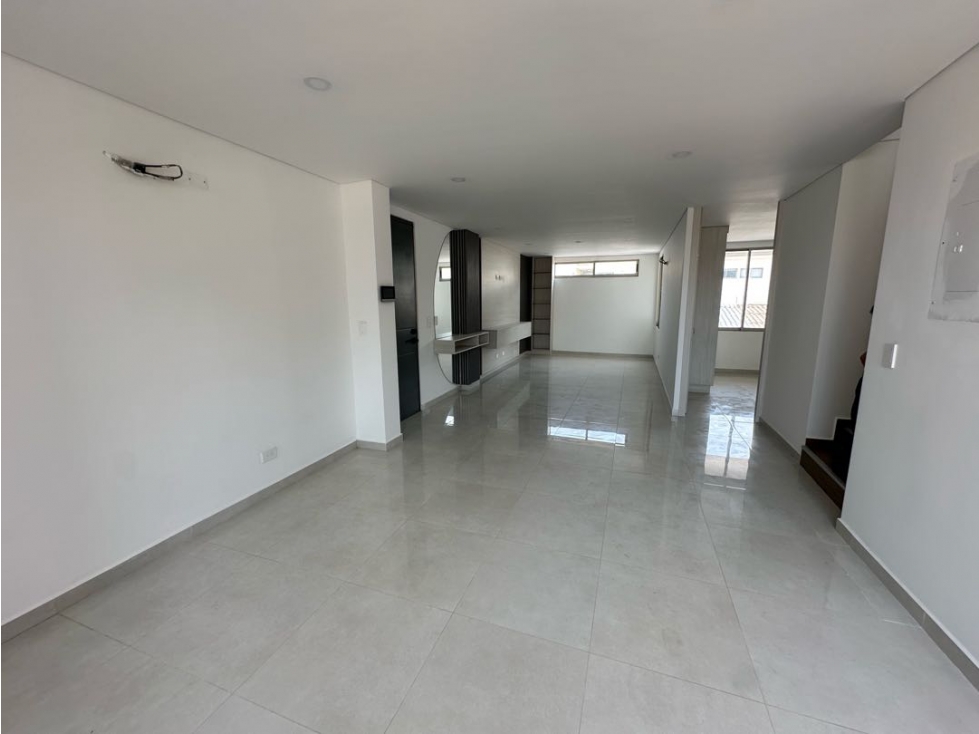 APARTAMENTO DUPLEX DE LUJO NIZA 92 PARA ESTRENAR EL POBLADO ARRIENDO — foto 2