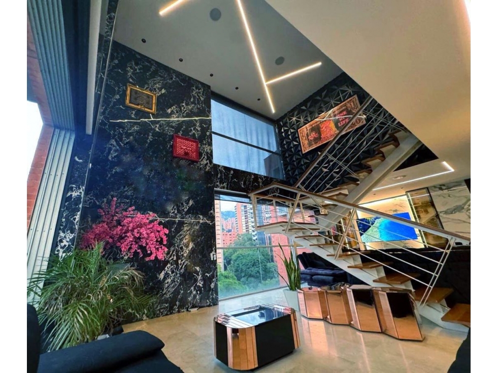 Apartamento Dúplex en Venta en El Poblado, Medellín