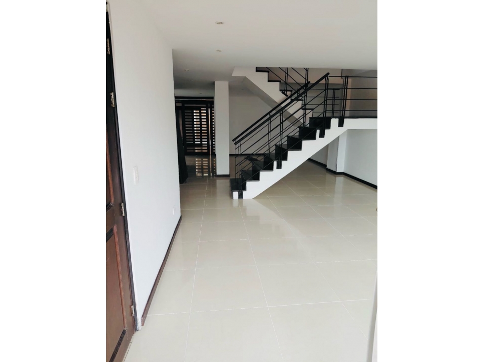 Apartamento Dúplex en Arriendo en Laureles — foto 6