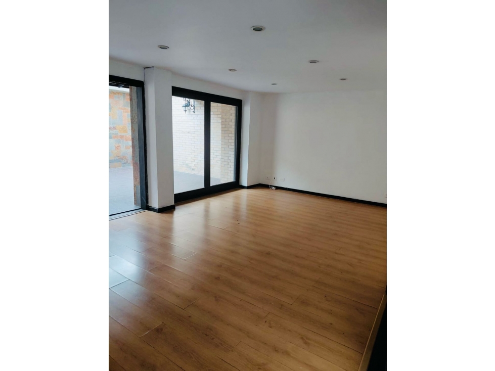 Apartamento Dúplex en Arriendo en Laureles