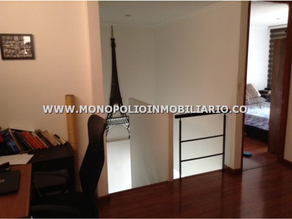 APARTAMENTO DUPLEX EN VENTA - EL POBLADO CASTROPOL COD: 12972 — foto 3