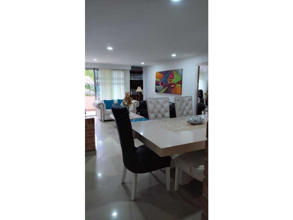 Apartamento Duplex en venta en Laureles P2 C 6555135 — foto 2