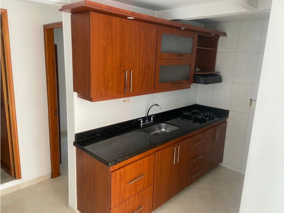 Apartamento duplex en venta en Calasanz con parqueadero común.