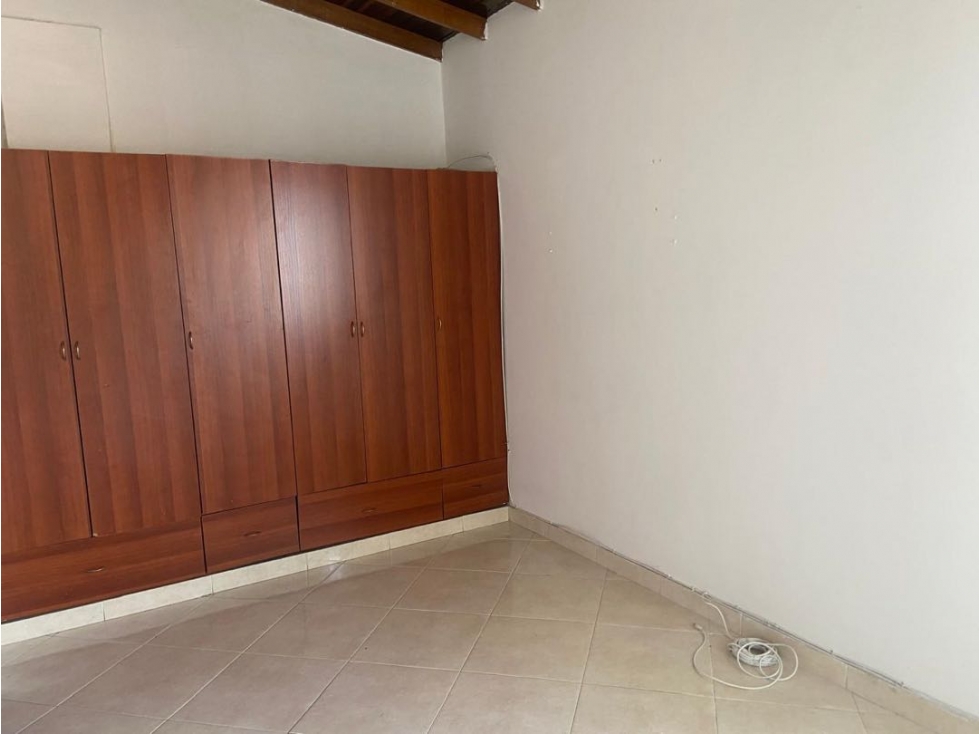 Apartamento duplex en venta en Calasanz con parqueadero común. — foto 2