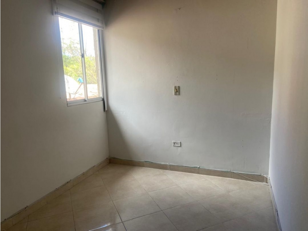 Apartamento duplex en venta en Calasanz con parqueadero común. — foto 3