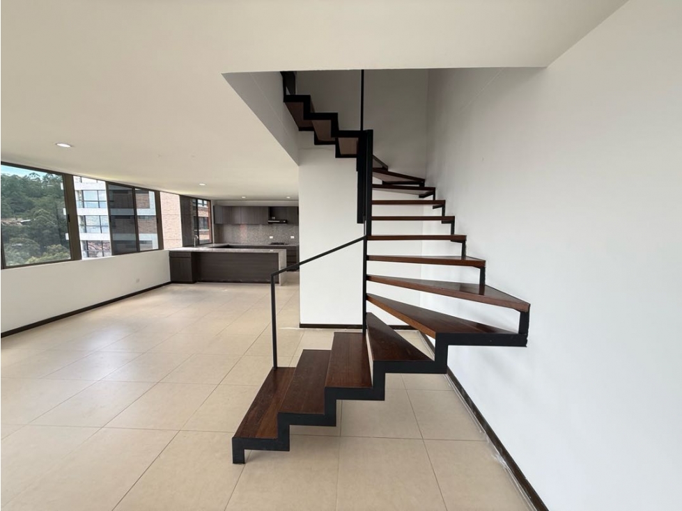 Apartamento duplex en venta en Altos del Poblado — foto 2