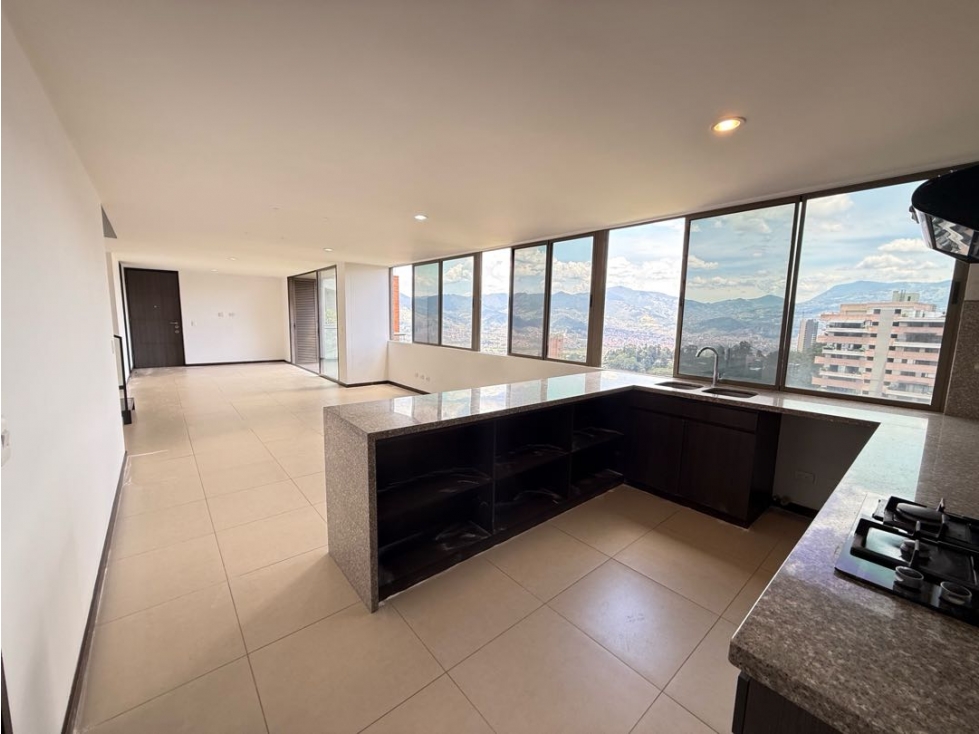 Apartamento duplex en venta en Altos del Poblado — foto 6