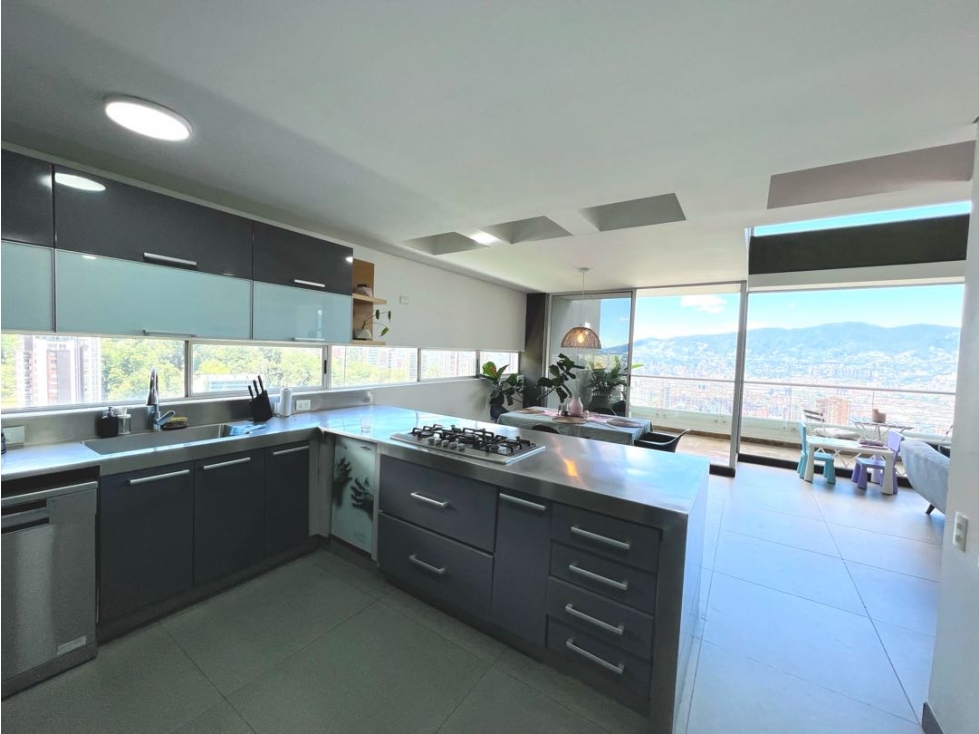 APARTAMENTO DUPLEX EN VENTA POBLADO, LOMA DEL TESORO — foto 4