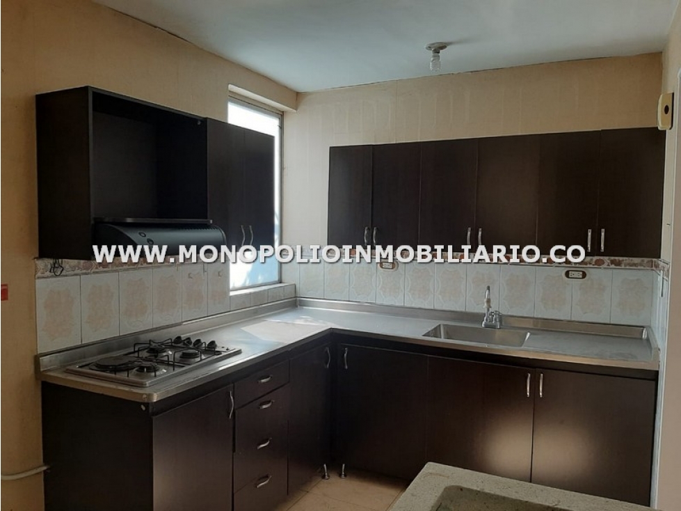 APARTAMENTO DUPLEX EN VENTA - SECTOR SAN DIEGO, EL POBLADO COD: 19742 — foto 3