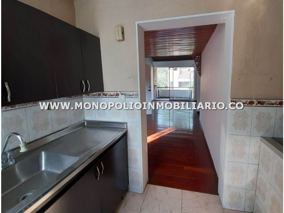 APARTAMENTO DUPLEX EN VENTA - SECTOR SAN DIEGO, EL POBLADO COD: 19742 — foto 4