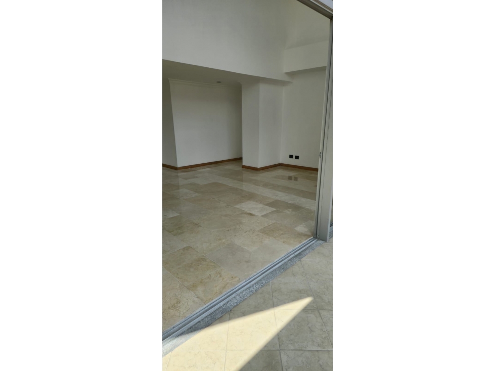 Apartamento Duplex en venta, Sector Santa Teresita - Laureles — foto 4