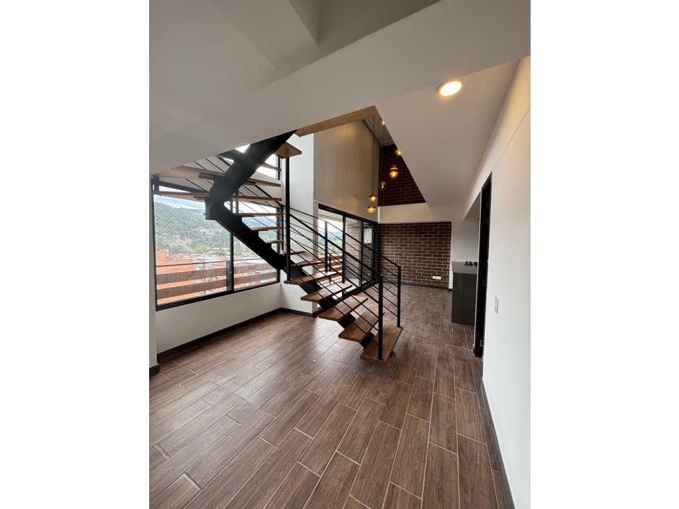 Apartamento Dúplex en Arriendo el Retiro
