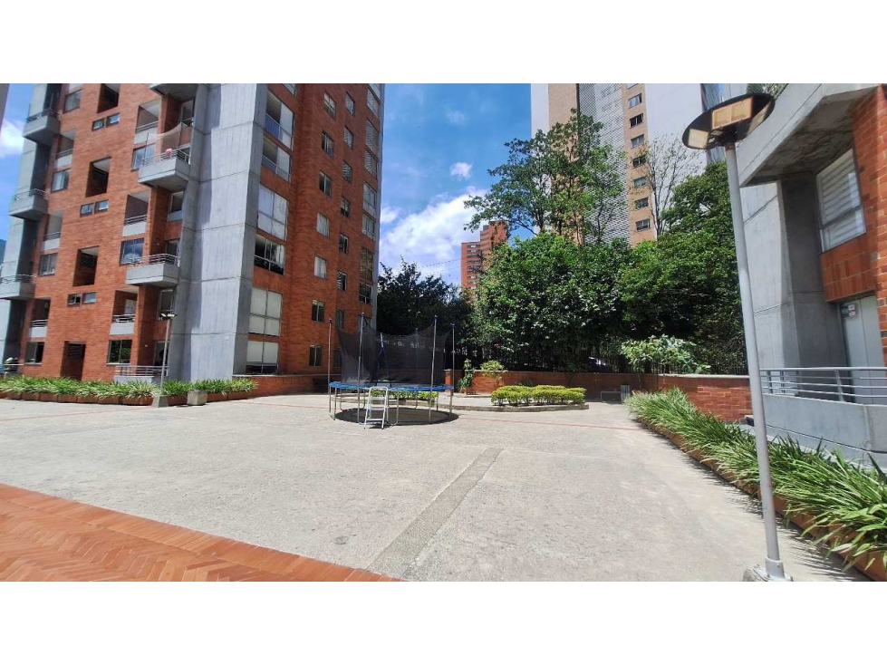 APARTAMENTO DUPLEX PARA LA VENTA, CEYLAN-POBLADO — foto 2