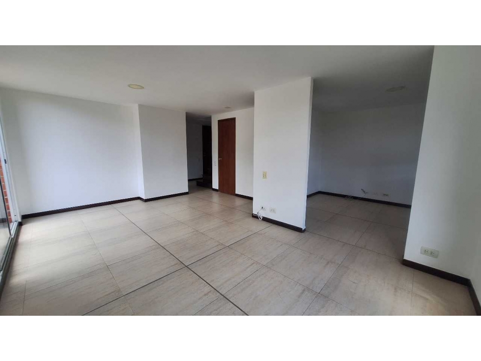 APARTAMENTO DUPLEX PARA LA VENTA, CEYLAN-POBLADO — foto 4